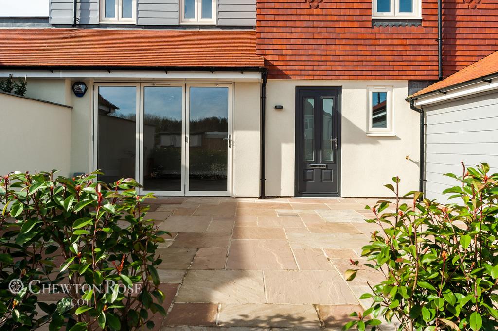 Lovel Road, WINDSOR 2 bed apartment £525,000