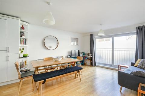 Flat 12, Flanders House, 12 Defoe Road, London, N16 0EG