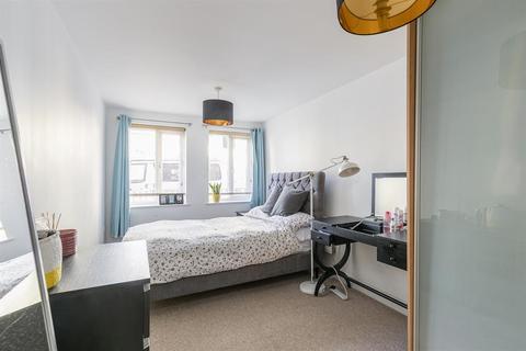 Flat 12, Flanders House, 12 Defoe Road, London, N16 0EG