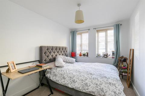 Flat 12, Flanders House, 12 Defoe Road, London, N16 0EG