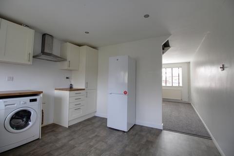 2 bedroom house to rent, Grassymead, Titchfield Common