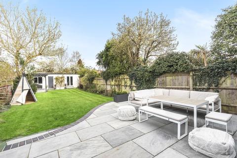 54 Ember Lane, Esher, KT10 8EP