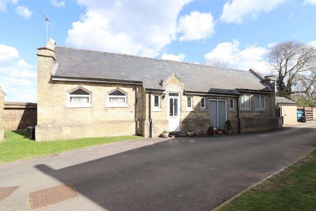 Tower Court, Ely 2 bed detached bungalow £270,000