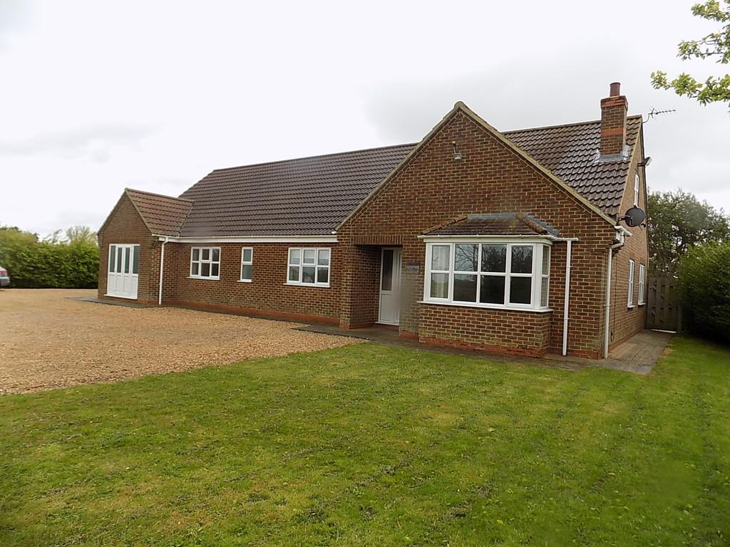 Long Drove, Parson Drove 4 bed chalet £1,500 pcm (£346 pw)