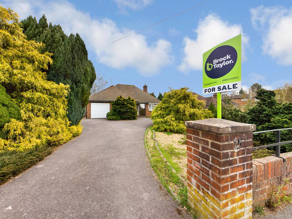 Blackbridge Lane, Horsham 3 bed detached bungalow £550,000