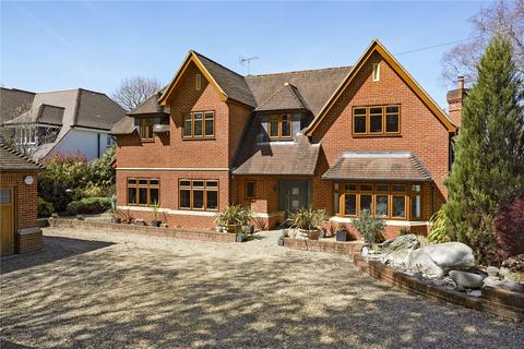 Larks Rise Park Close, Fetcham, Leatherhead, KT22 9BD