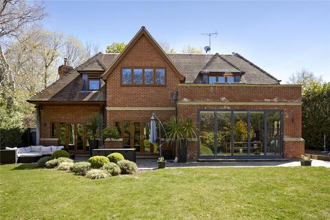 Larks Rise Park Close, Fetcham, Leatherhead, KT22 9BD