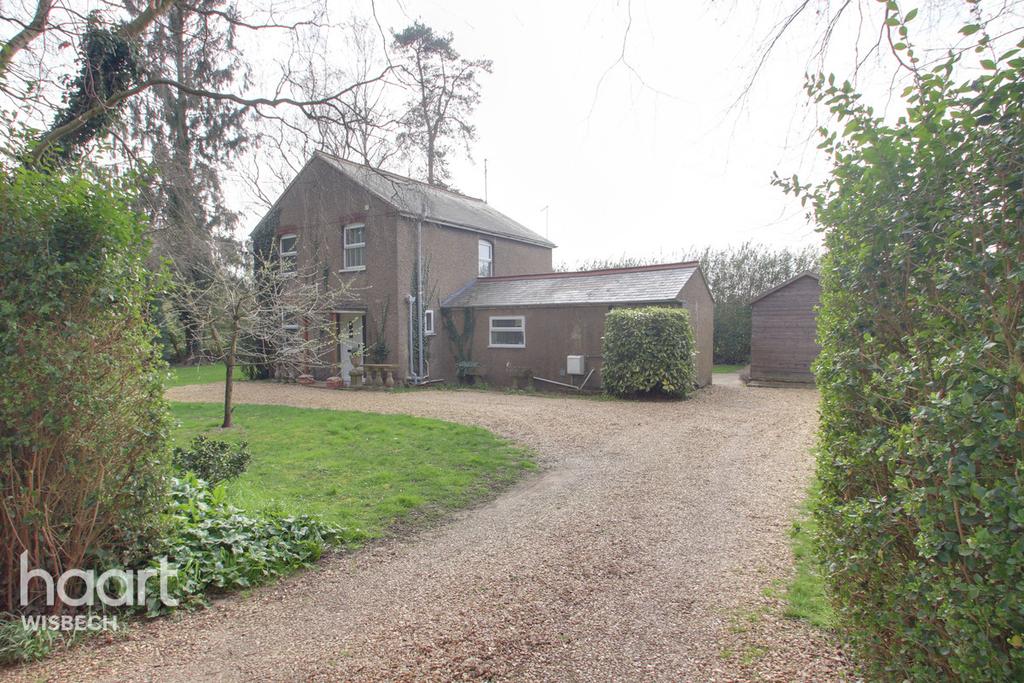 Meadowgate Lane, Wisbech 3 bed detached house £300,000