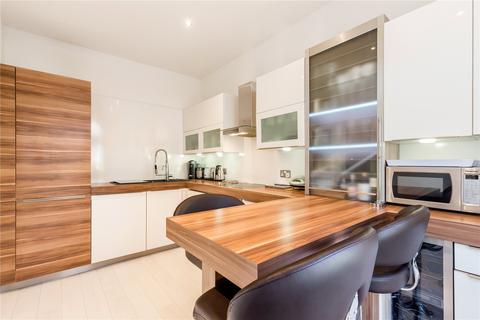 63 King George Square, Richmond, TW10 6LF