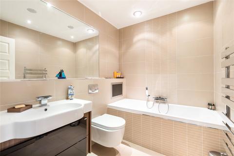 63 King George Square, Richmond, TW10 6LF