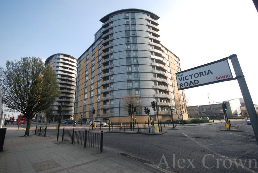 Trentham Court, Victoria Road, North... 1 bed apartment £1,100 pcm (£