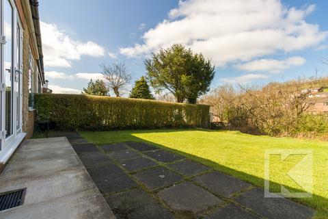 6 Ashlea Grove, Grotton, Oldham, OL4 4LE