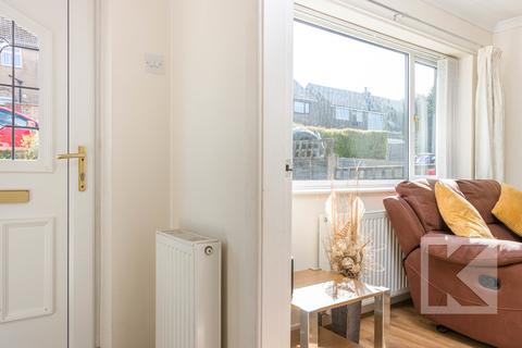 6 Ashlea Grove, Grotton, Oldham, OL4 4LE