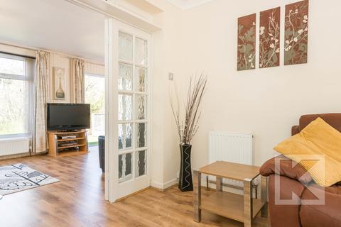 6 Ashlea Grove, Grotton, Oldham, OL4 4LE