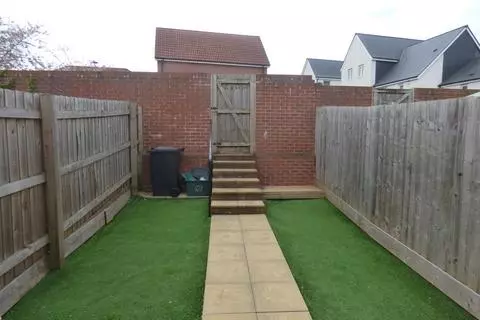 2 bedroom terraced house to rent - View 4