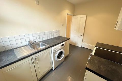 Studio to rent, Osborne Road, Southsea