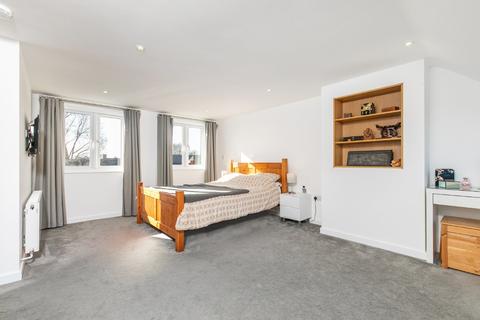2 Fleming Road, Winchester, SO22 6EE