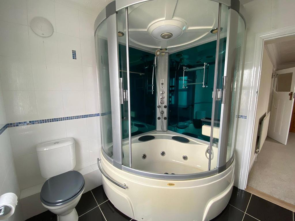 En Suite Bathroom
