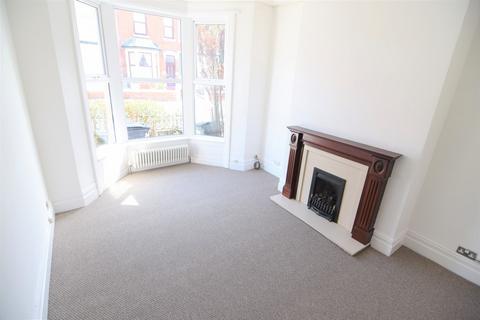 3 bedroom terraced house to rent, Oxford Road, Blackpool