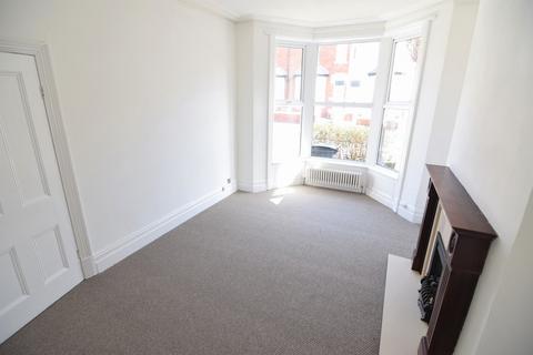 3 bedroom terraced house to rent, Oxford Road, Blackpool