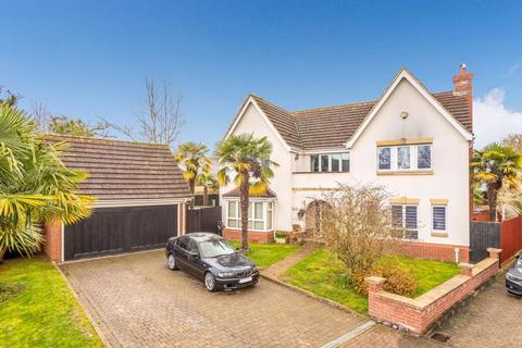 10 Coopers Drive, Dartford, DA2 7WS