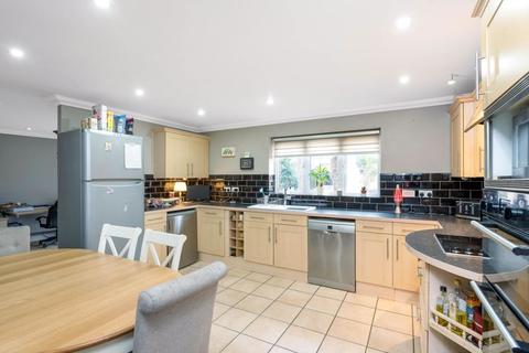 10 Coopers Drive, Dartford, DA2 7WS