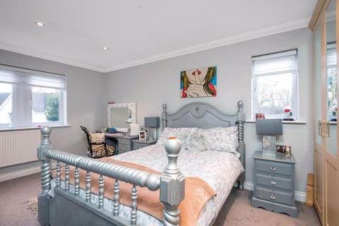 10 Coopers Drive, Dartford, DA2 7WS