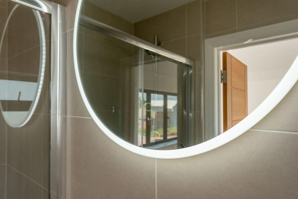 Ensuite Light Mirror