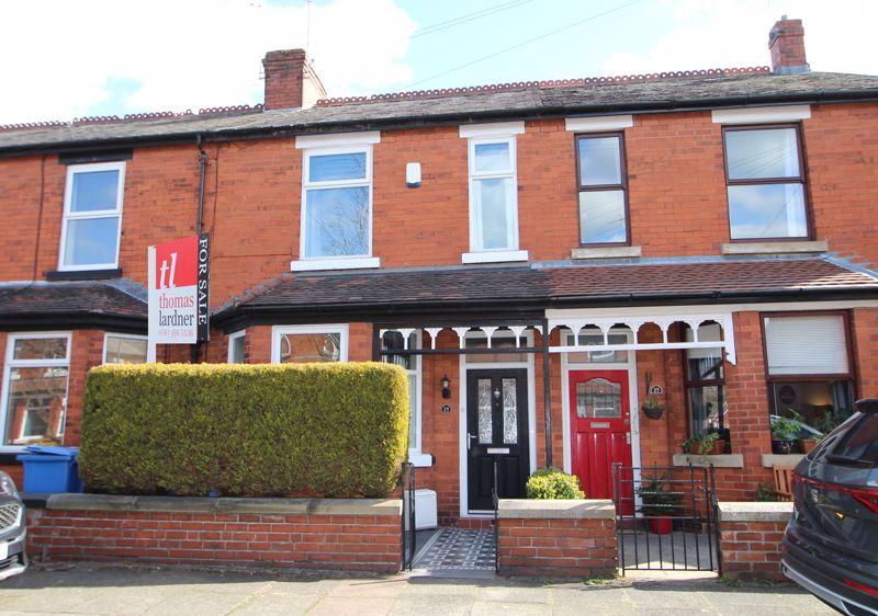 Lyme Grove, Romiley 3 bed terraced house £275,000