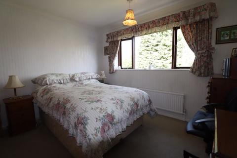 27 Buttons Farm Road, Wolverhampton, WV4 5LR