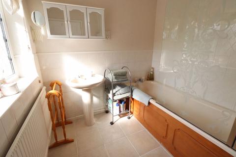 27 Buttons Farm Road, Wolverhampton, WV4 5LR