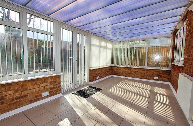 Empress Way, Victoria Mews, Darlaston 2 bed detached bungalow £215,000