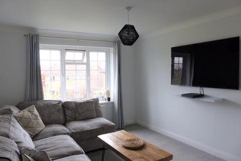 28 Moore Close, Sutton Coldfield, B74 4XY