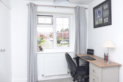 28 Moore Close, Sutton Coldfield, B74 4XY