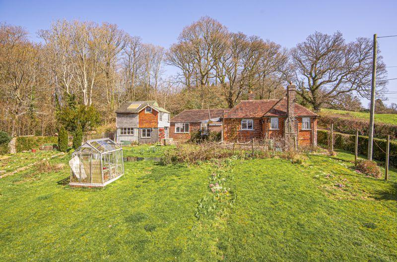 Burgh Hill, Etchingham 4 bed detached bungalow £500,000