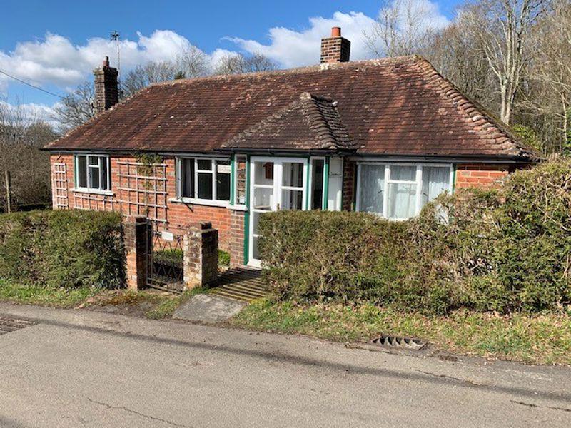 Burgh Hill, Etchingham 4 bed detached bungalow £500,000