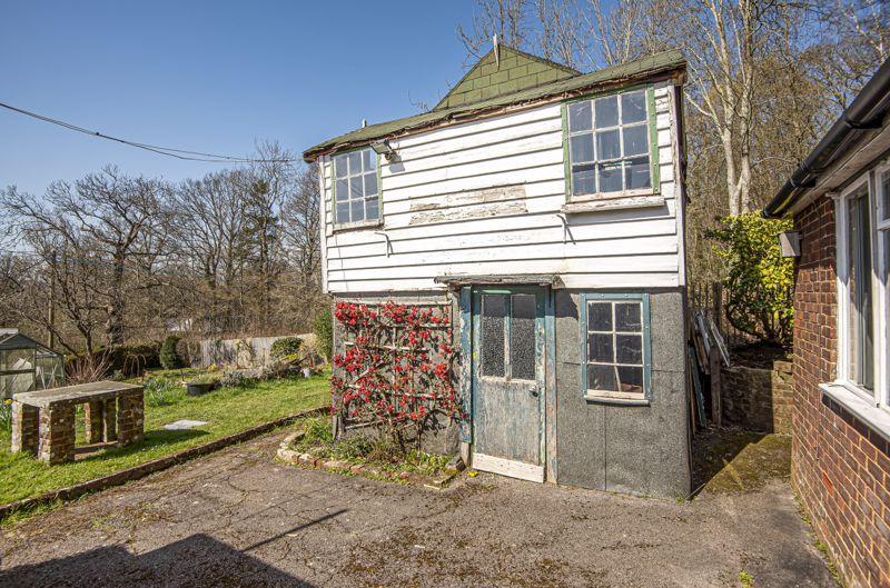 Burgh Hill, Etchingham 4 bed detached bungalow £500,000