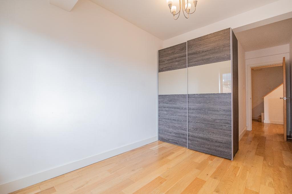 Ground floor bedroom / study