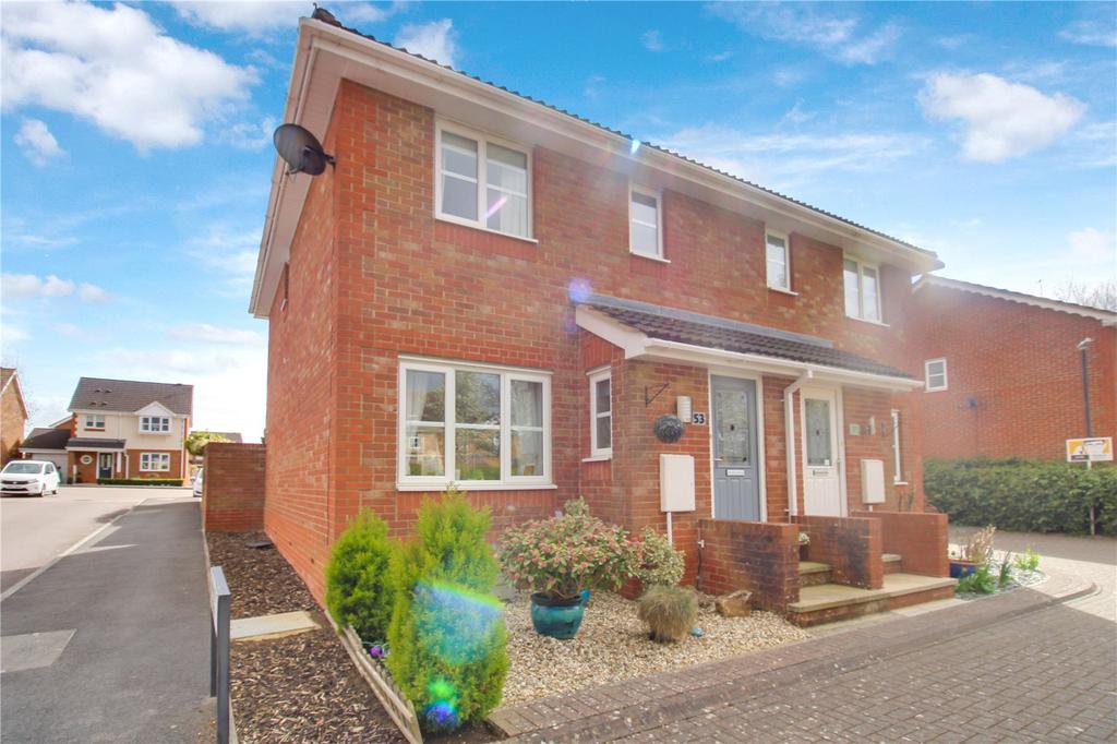 Thetford Way, Taw Hill, Swindon, SN25 3 bed semidetached house £265,000