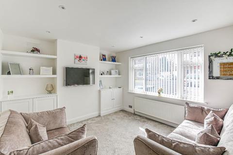 33 Crowborough Drive, Warlingham, CR6 9SJ