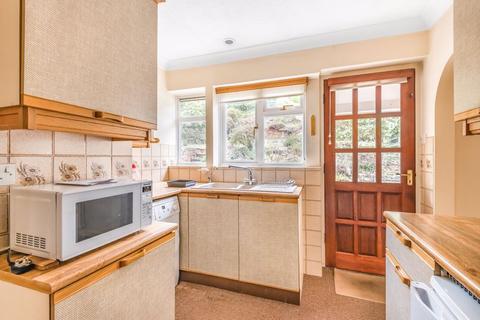 10 Bower Road, Wrecclesham, Farnham, GU10 4ST