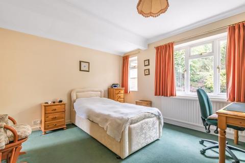 10 Bower Road, Wrecclesham, Farnham, GU10 4ST