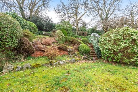 10 Bower Road, Wrecclesham, Farnham, GU10 4ST