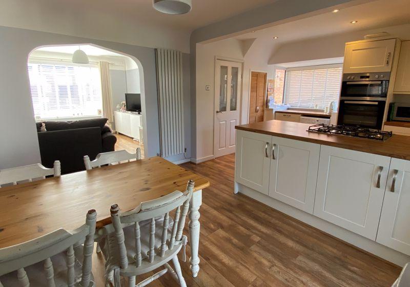 Holmlands Drive, Prenton 3 bed semidetached house £190,000