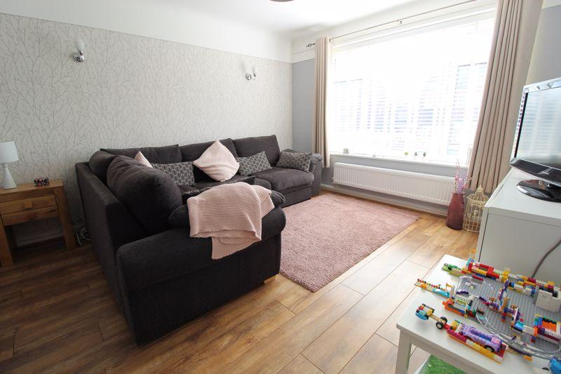Holmlands Drive, Prenton 3 bed semidetached house £190,000
