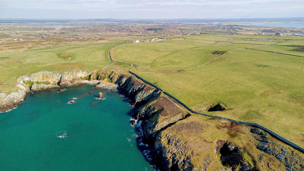 Rhoscolyn, Caergybi, Rhoscolyn, Holyhead Land £800,000