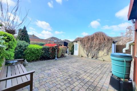15 The Gardens, Feltham, TW14 9PP