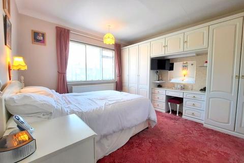 15 The Gardens, Feltham, TW14 9PP