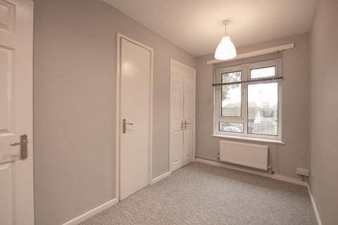 2 bedroom maisonette to rent, Copthorne, Crawley