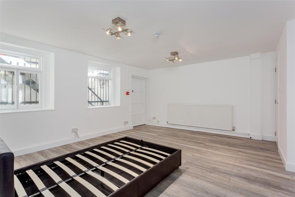 Flat 2, 56-58 Crowndale Road, NW1 1 TP-003.jpg